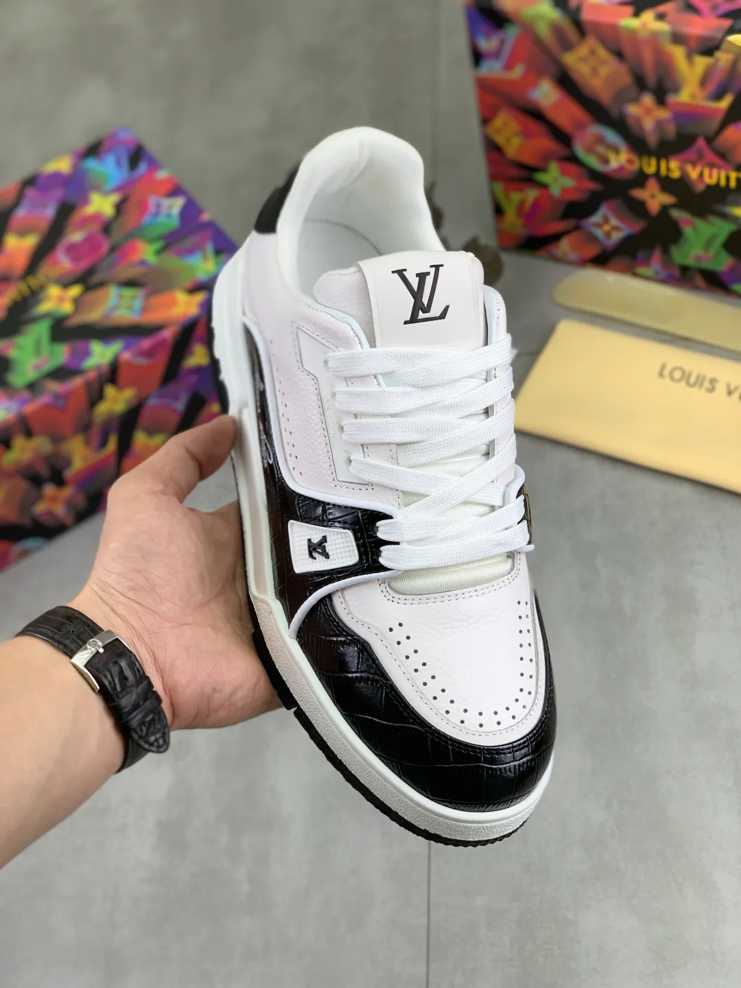 Men's men's shoes 💰P560 new style 💶【LOUIS VUITTON) (original order) new style 🍀LV Louis Vuitton *——LV classic trendy shoes! Made of imported original cowhide and water-dyed cowhide lining. The latest original wear-resistant rubber combination outsole! High quality products! Multiple colors available, code number: 38-46